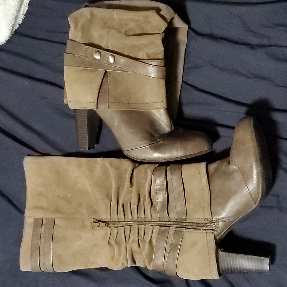 Buckle boots